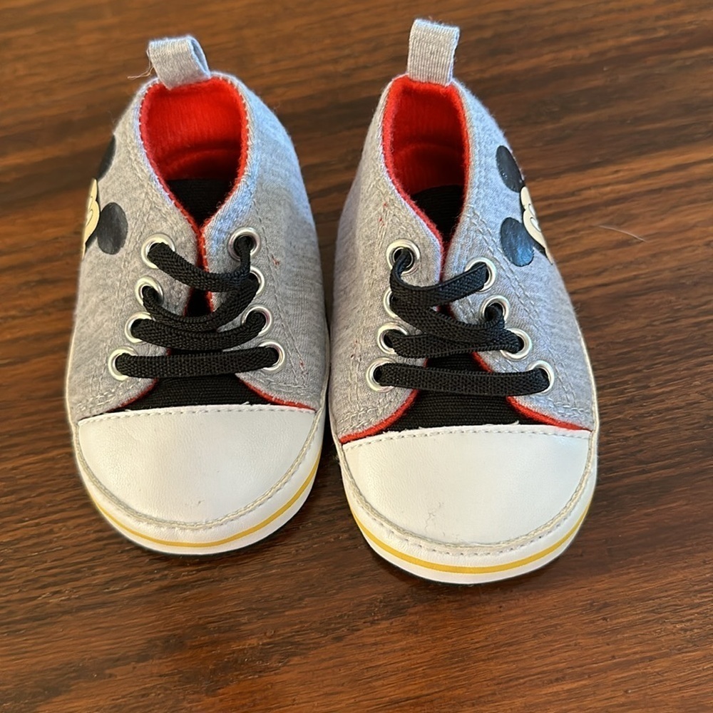 🎈🎈 3 pair of shoes all size 3-6 month. One Disney, 1 Gerber, one Child of Mine - Picture 7 of 12